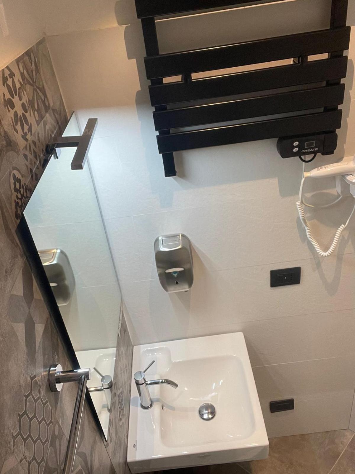 Drooms 4,0 Domotic Smart Self 24H,7 Vicino Treni Porta Susa E Centro Storico Turin Ngoại thất bức ảnh