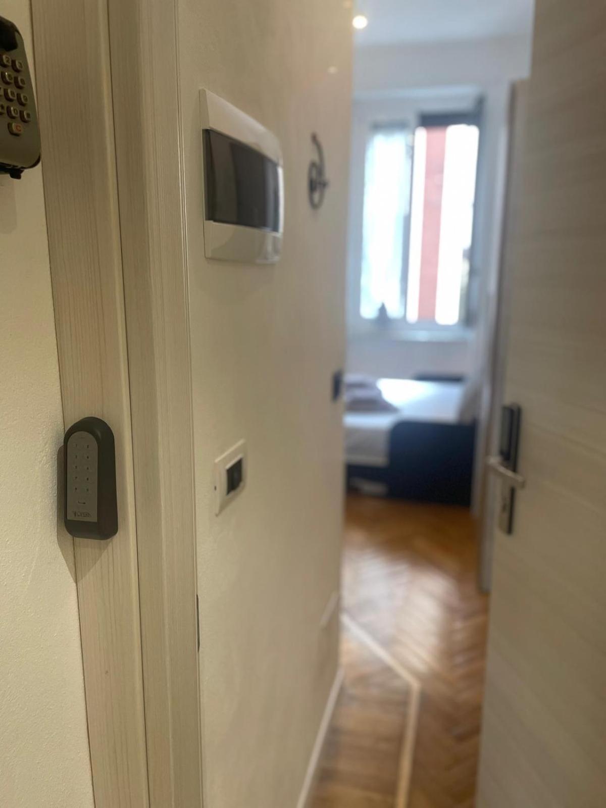 Drooms 4,0 Domotic Smart Self 24H,7 Vicino Treni Porta Susa E Centro Storico Turin Ngoại thất bức ảnh
