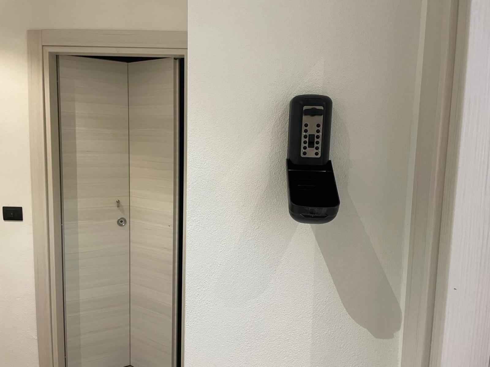 Drooms 4,0 Domotic Smart Self 24H,7 Vicino Treni Porta Susa E Centro Storico Turin Ngoại thất bức ảnh